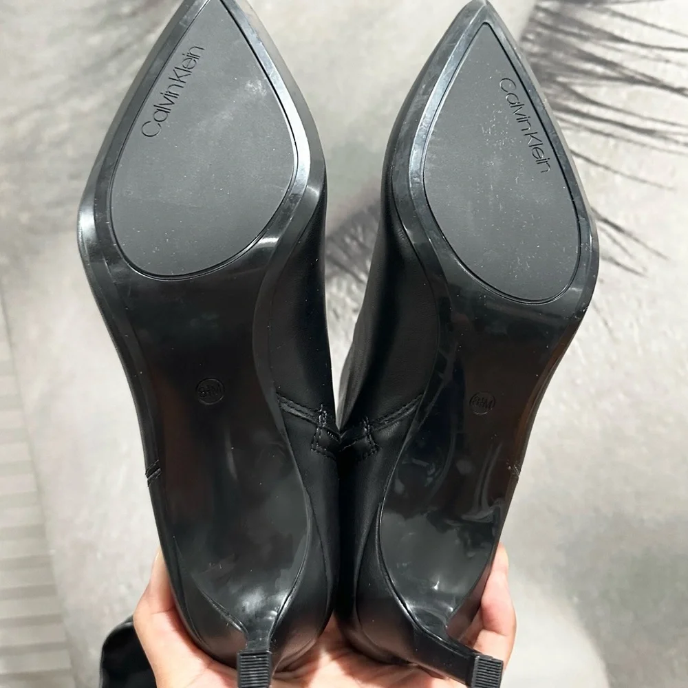 🌸CALVIN KLEIN🌸 Sacha Pointy Toe Stiletto Over-The-Knee Black Boot Size: 8.5 - Picture 9 of 9